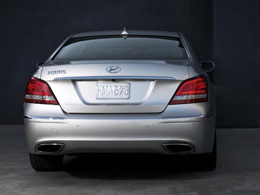  Hyundai Equus 2010 года  (US) (фото 47 из 68)
